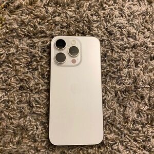 Apple iPhone 15 Pro Max 256GB In Natural Titanium for Unlocked